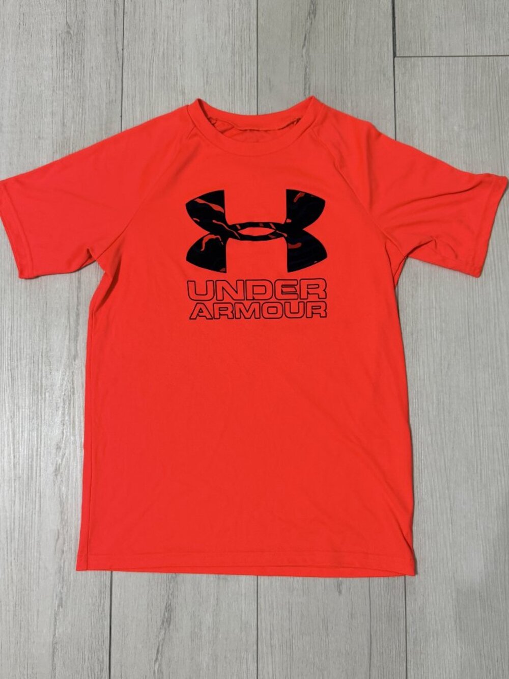 Under Armour Boys HeatGear T-Shirt Athletic Top Short Sleeve Red/Orange Large
